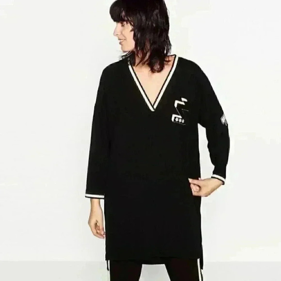 Zara Dresses & Skirts - Zara Varsity Patch Black v-neck long sleeve shirt Dress size xs